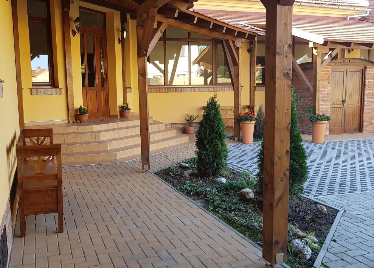 Toscana Apartman غيولا المظهر الخارجي الصورة